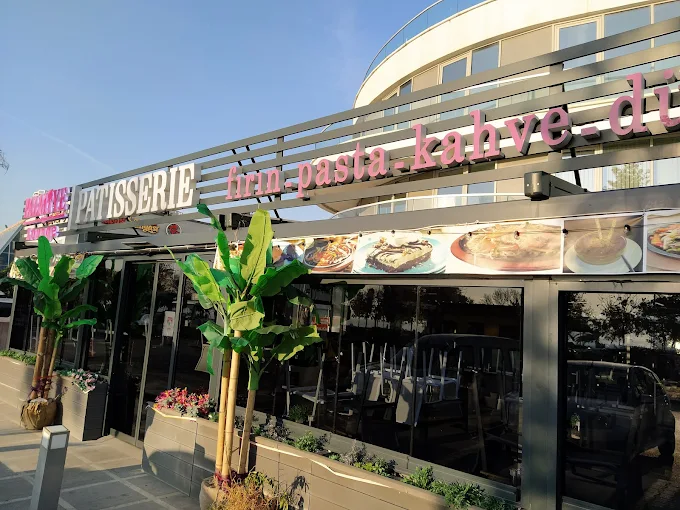 Palmiye Cafe Kartal'da Oyun Keyfi: GameTable Artık Sizlerle